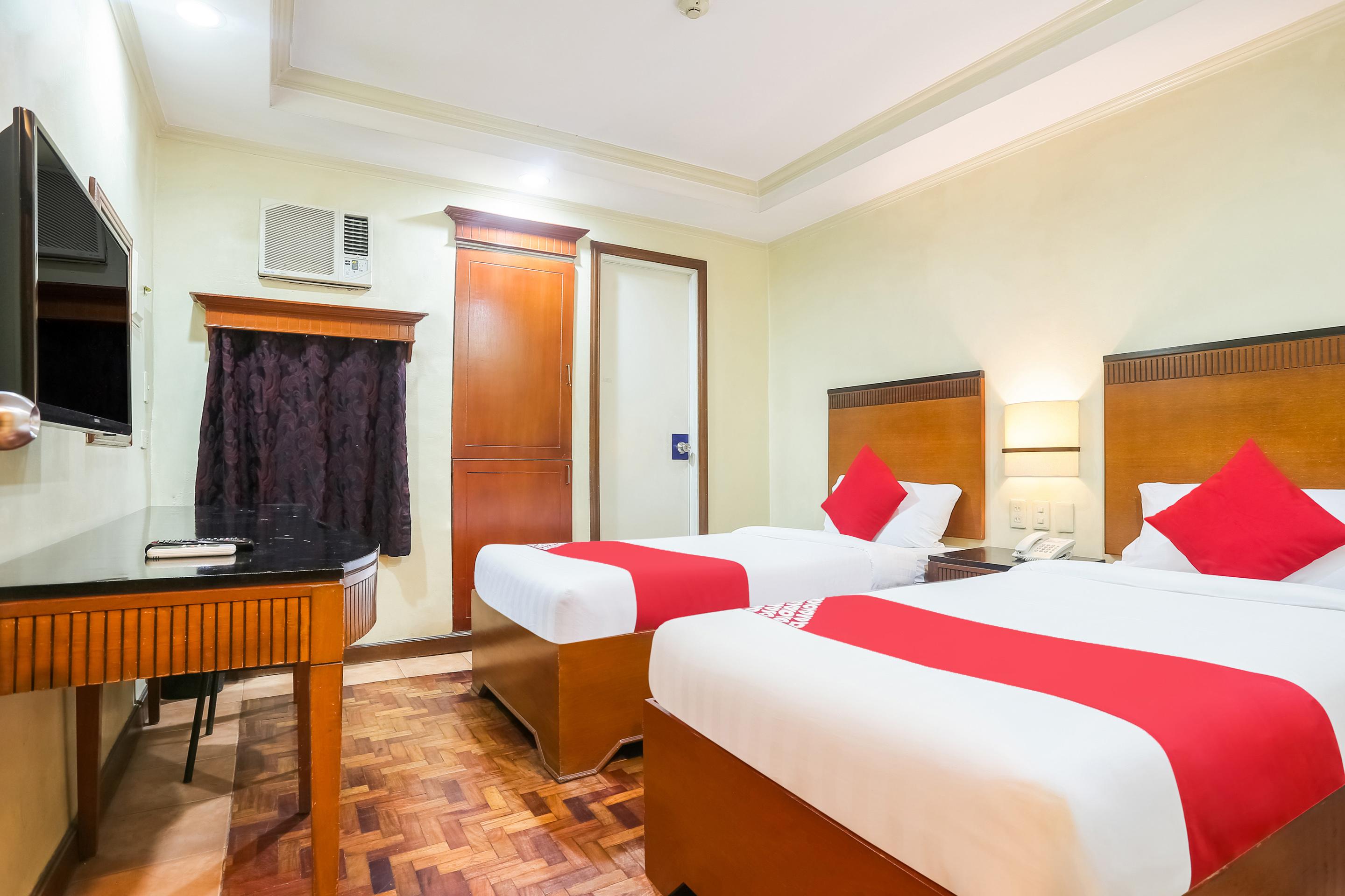 OYO 406 Royal Parc Inn&Suites Quezon City Extérieur photo