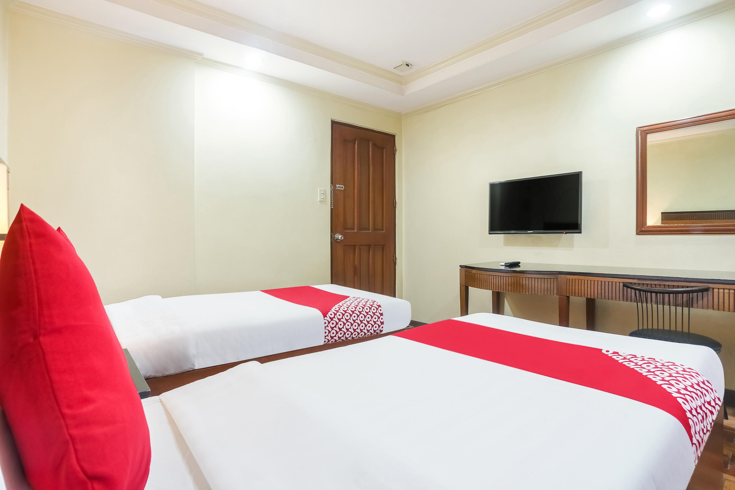 OYO 406 Royal Parc Inn&Suites Quezon City Extérieur photo