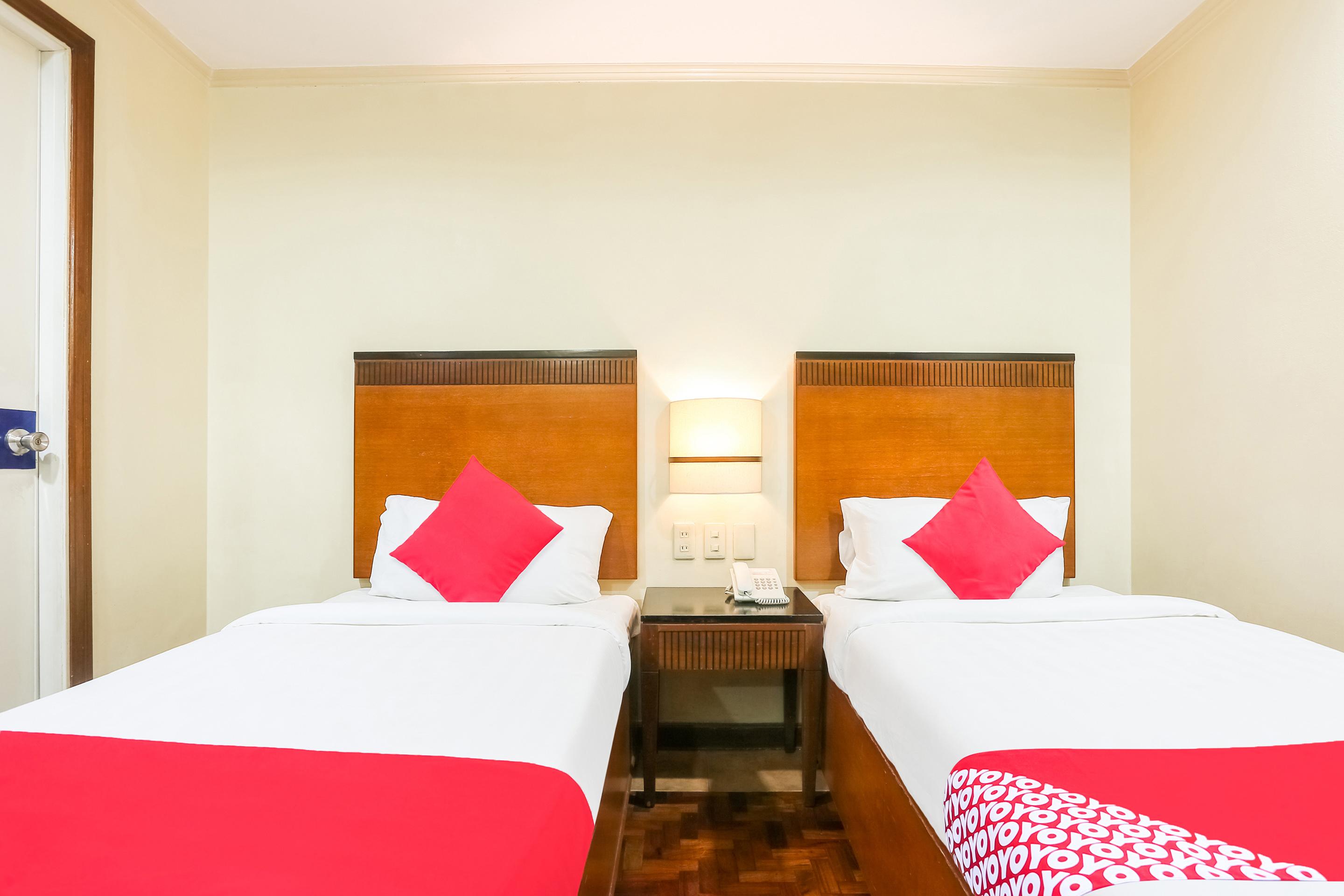 OYO 406 Royal Parc Inn&Suites Quezon City Extérieur photo