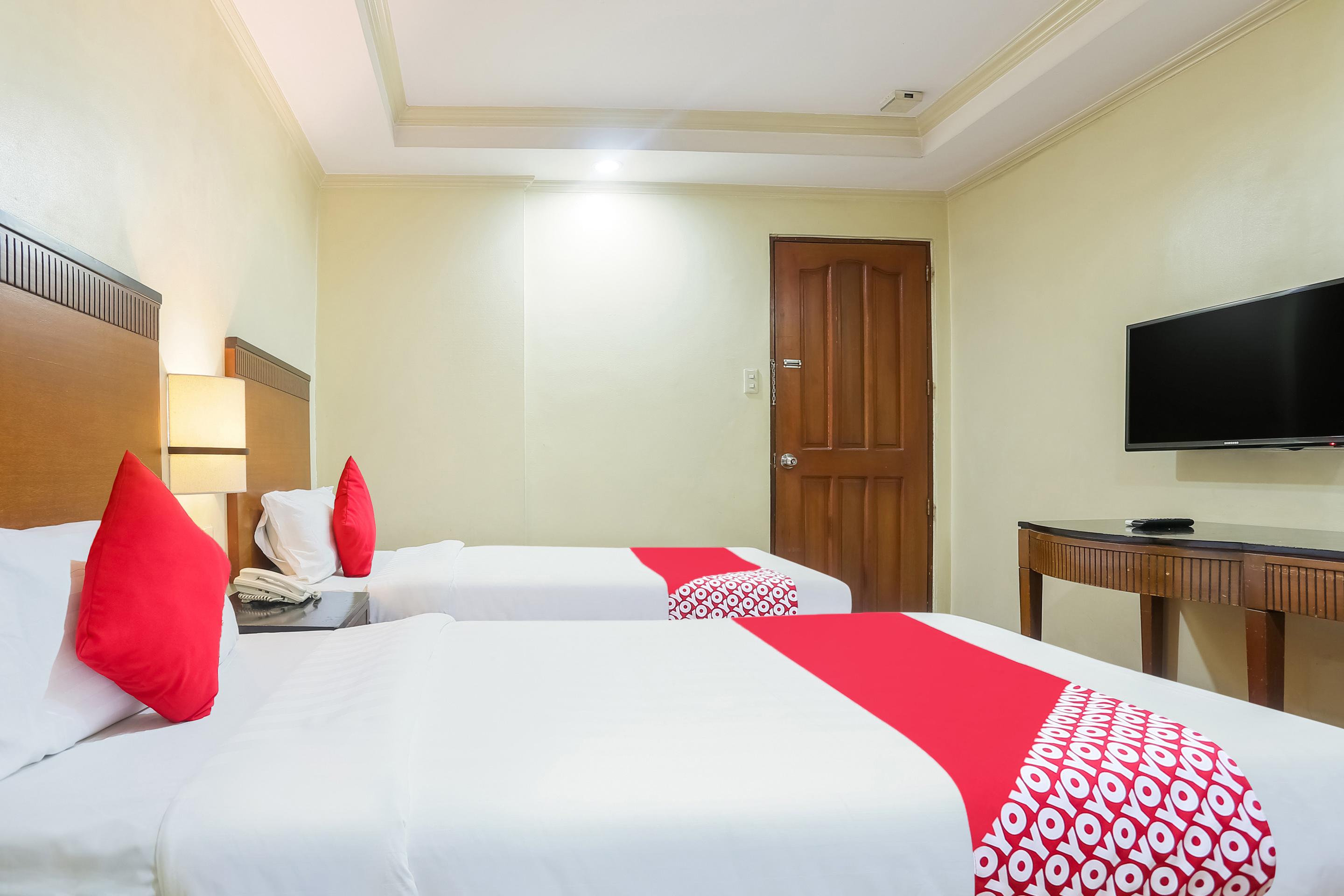OYO 406 Royal Parc Inn&Suites Quezon City Extérieur photo