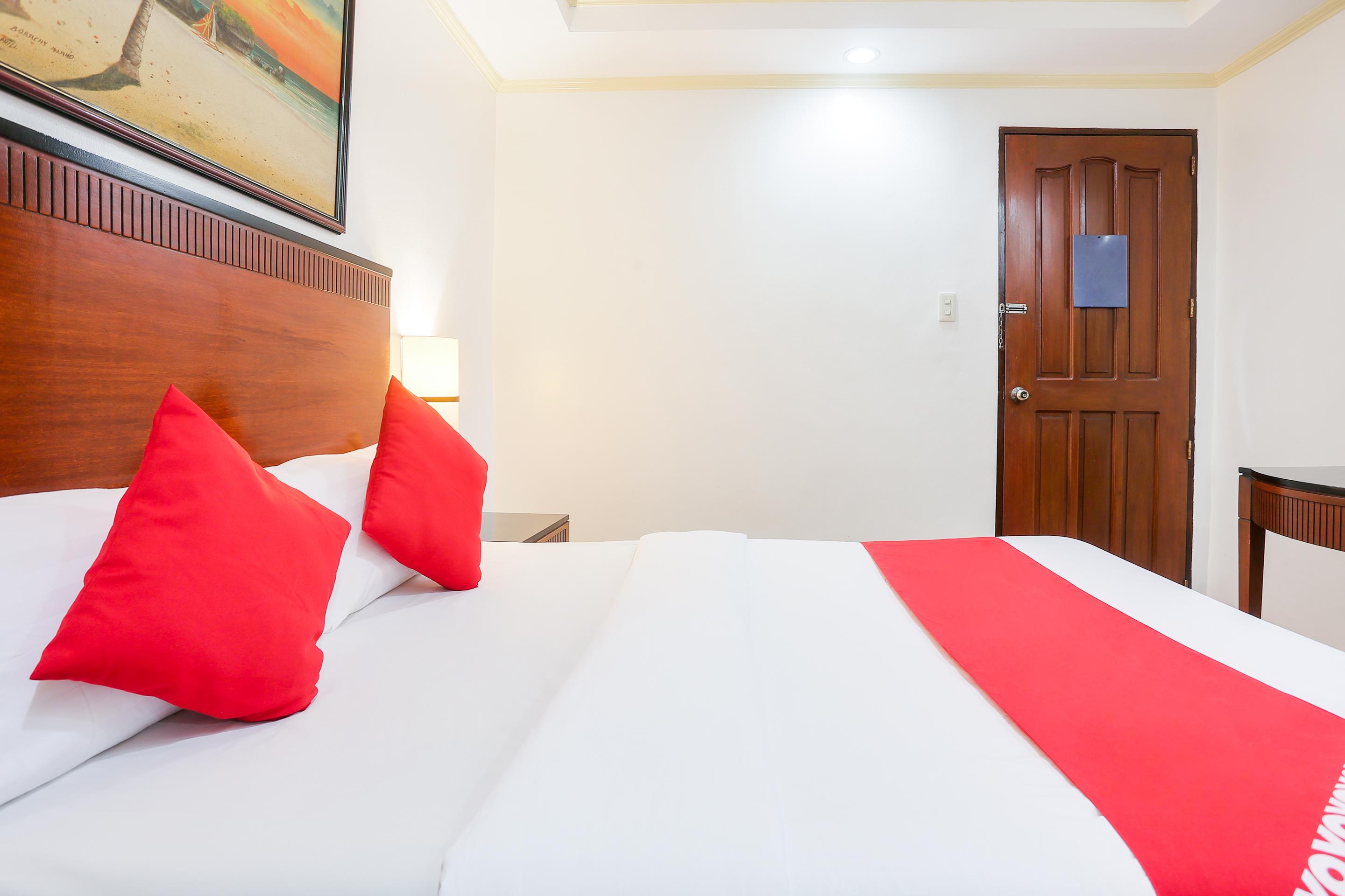 OYO 406 Royal Parc Inn&Suites Quezon City Extérieur photo