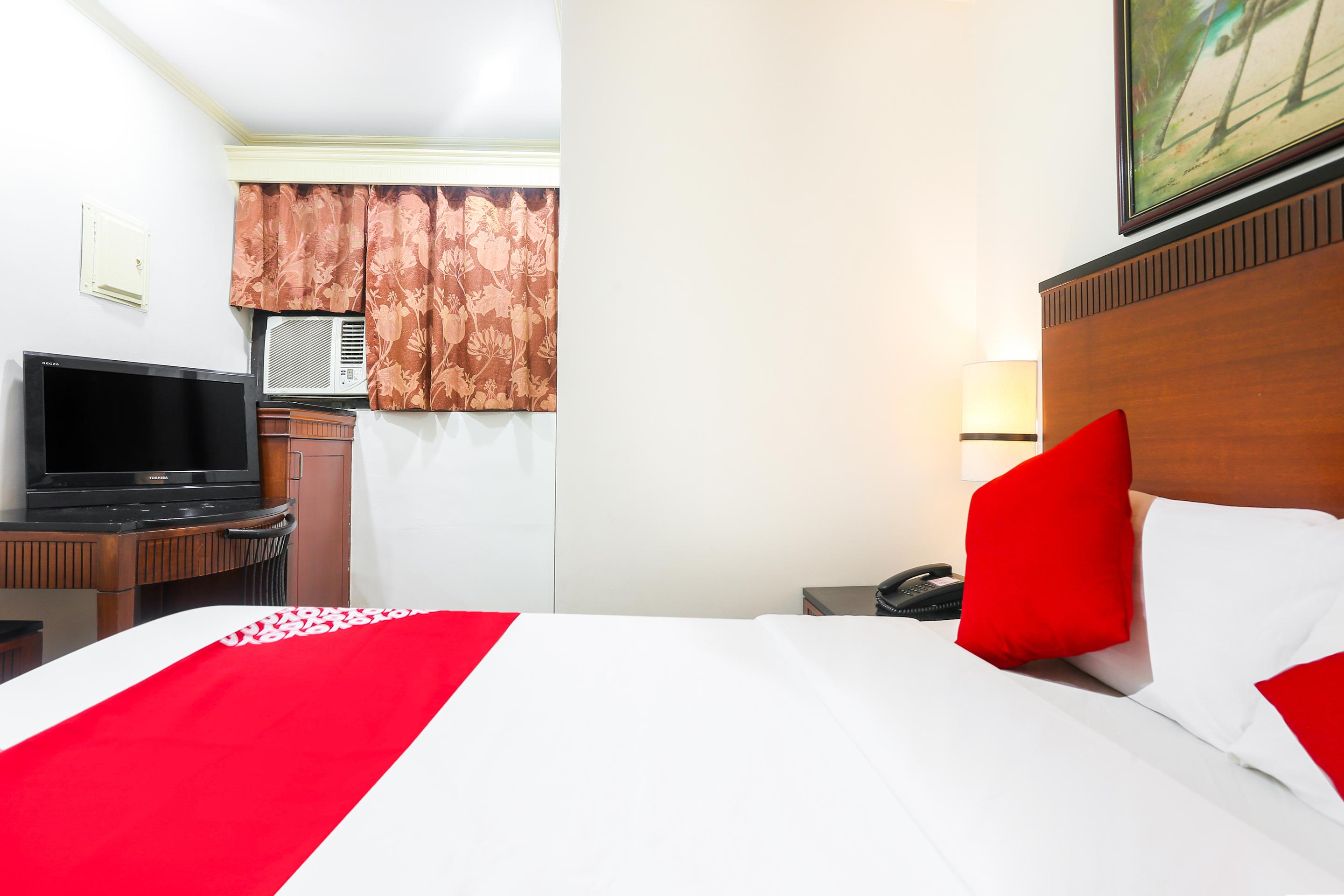 OYO 406 Royal Parc Inn&Suites Quezon City Extérieur photo
