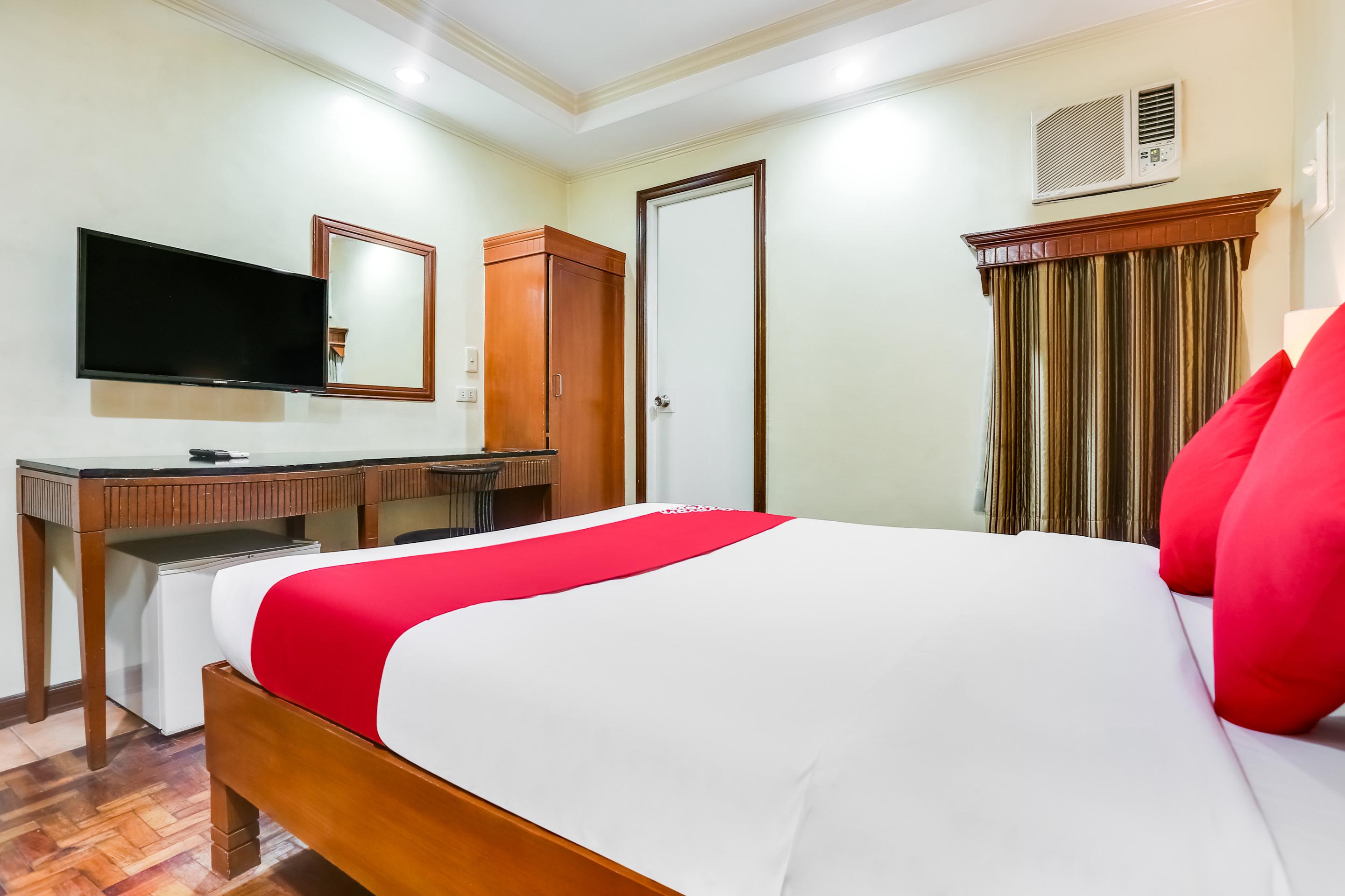 OYO 406 Royal Parc Inn&Suites Quezon City Extérieur photo