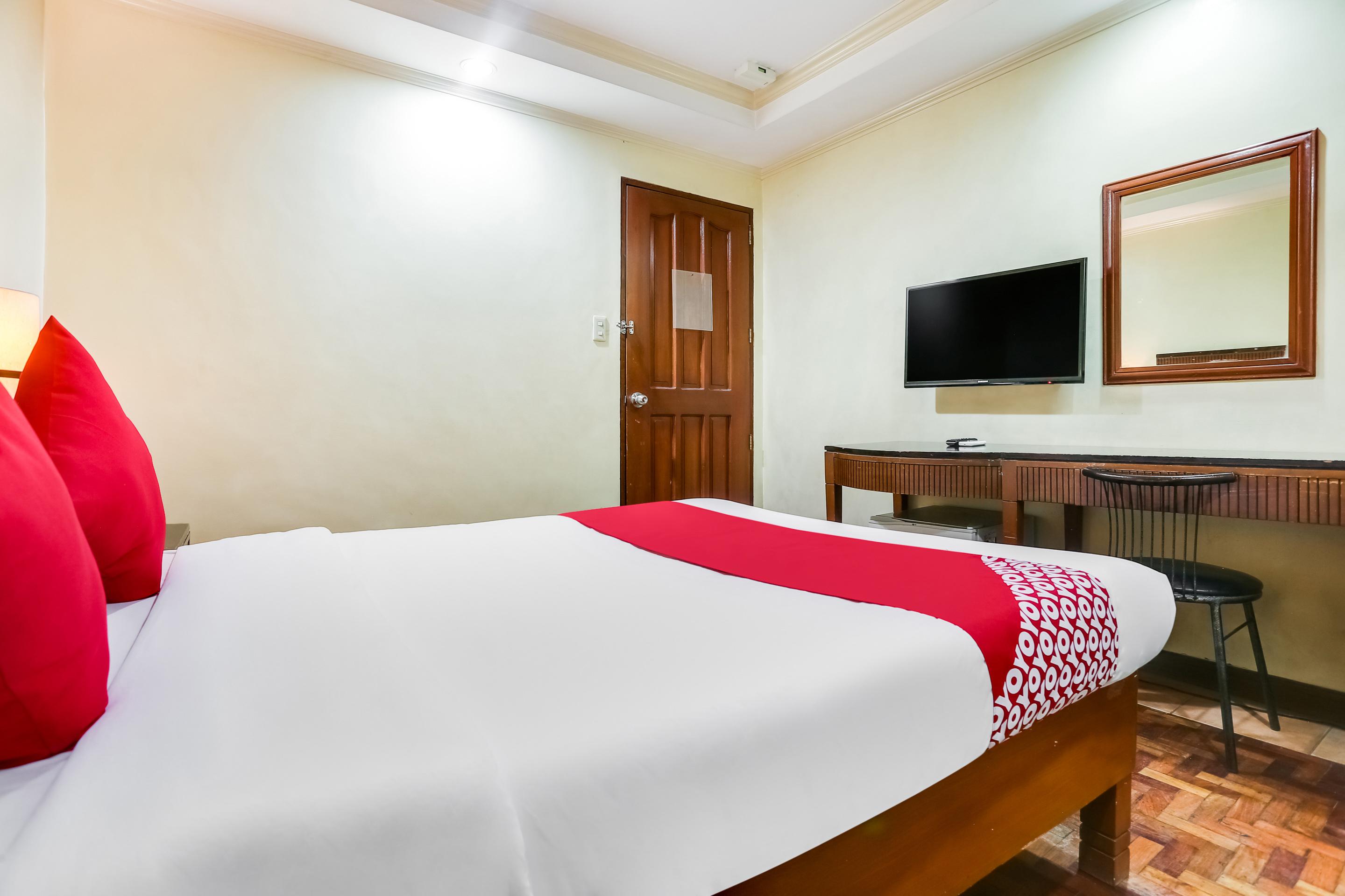 OYO 406 Royal Parc Inn&Suites Quezon City Extérieur photo