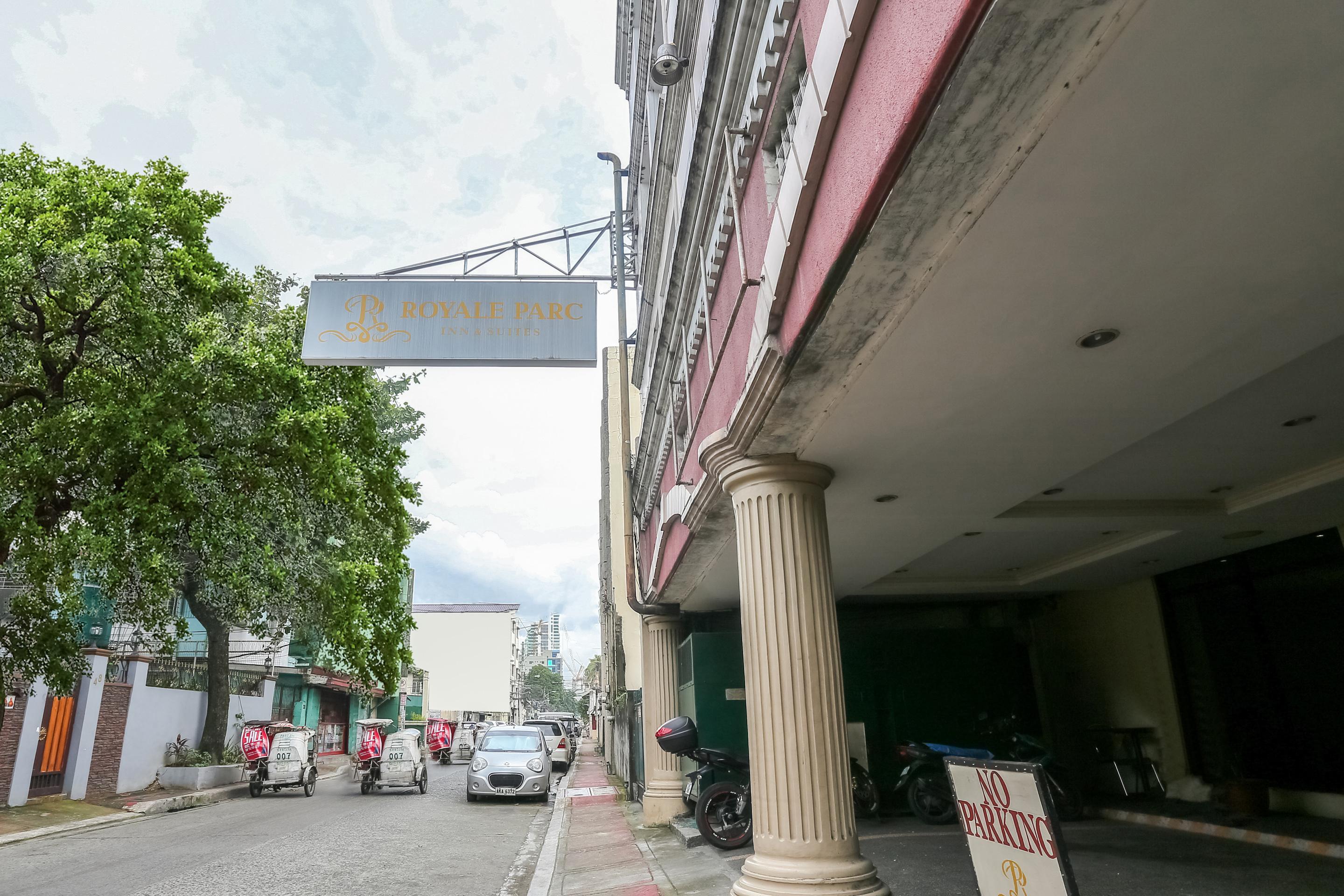 OYO 406 Royal Parc Inn&Suites Quezon City Extérieur photo